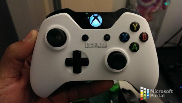 Разработчики Xbox One получили белую эксклюзивную приставку