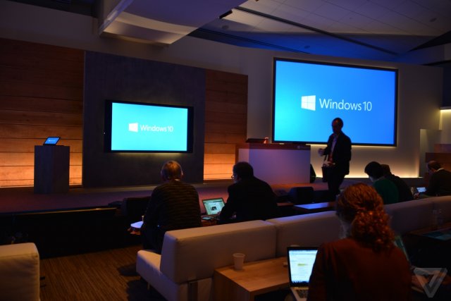 Первые фото с мероприятия Microsoft