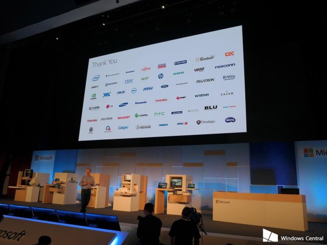 На конференции Computex 2015 среди своих аппаратных партнёров Microsoft указала компанию HTC