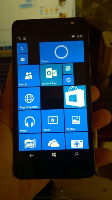 Новые изображения отменённого смартфона Microsoft Honjo попали в сеть
