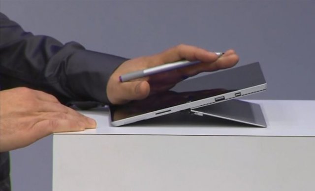 Новый патент Microsoft намекает на устройства Surface с улучшенной подставкой