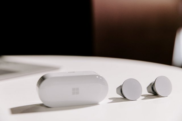 На сайте FCC засветилось руководство Surface Earbuds