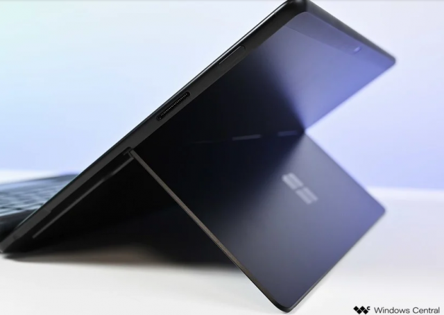 Surface Pro X получил обновление для инсайдеров