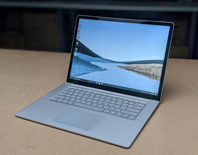 Microsoft выпустила новые обновления для Surface Laptop 3