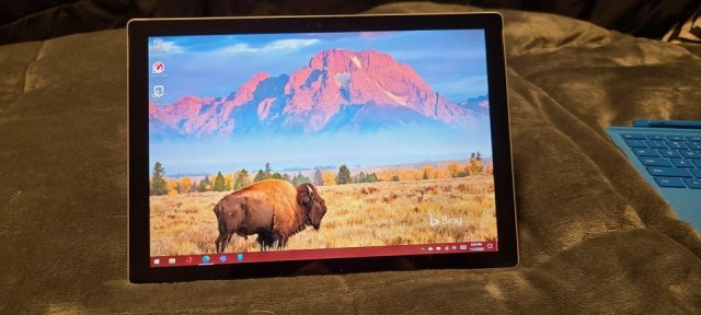Новые фотографии прототипа Surface Pro 8
