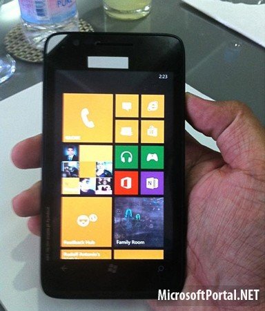 В интернет утекли фото прототипа смартфона Lumia