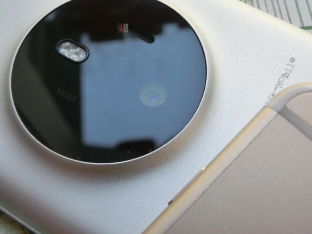 В Сеть просочились новые фото прототипа Lumia McLaren
