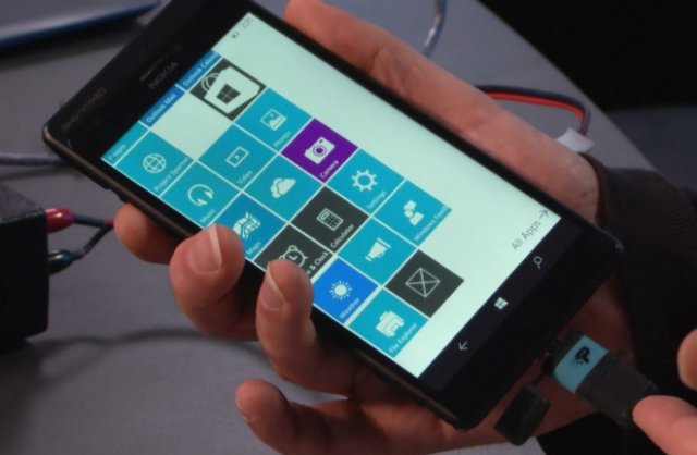 Microsoft продемонстрировала работу функции USB OTG в Windows 10 for Phones
