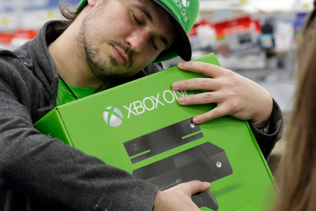 В апреле Xbox One разлеталась как горячие пирожки – самая продаваемая игровая приставка апреля