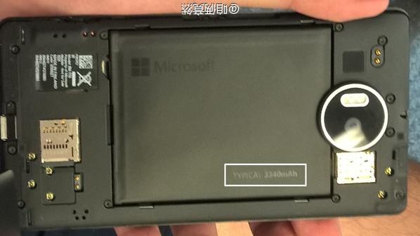 Фото Lumia 950 XL со съёмным аккумулятором