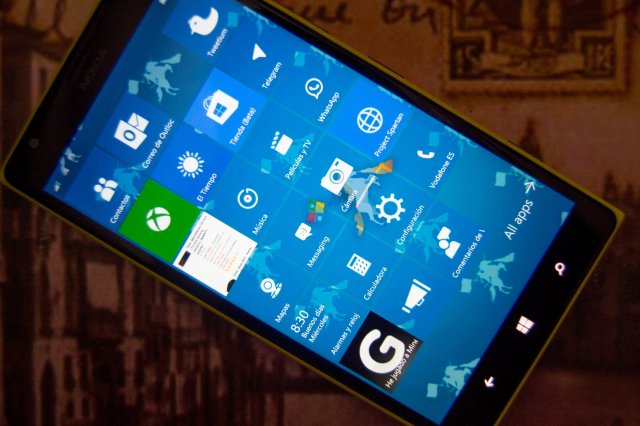 Сборка Windows 10 Mobile Build 10581 на видео