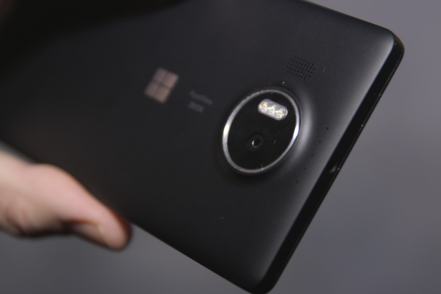 Обзор смартфона Lumia 950 XL