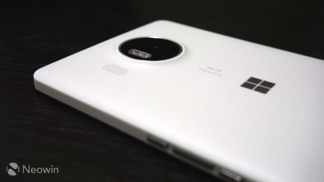 Компания Microsoft выпустила новую прошивку для смартфонов Lumia 950 и 950 XL