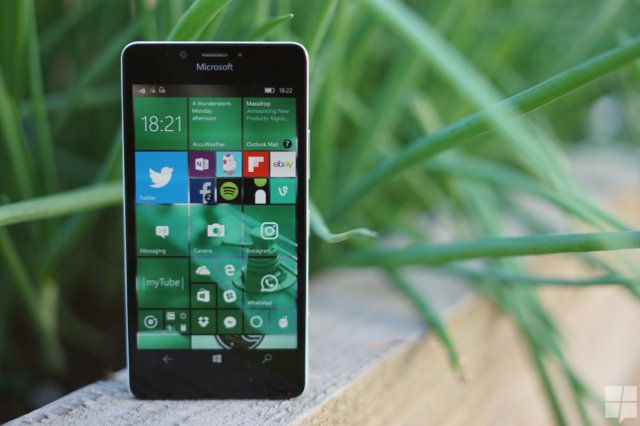 Windows 10 Mobile получит режим Night Light и улучшения для Continuum
