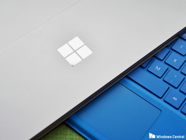 Microsoft выпустила обновления для Surface Pro 4 и Surface Book