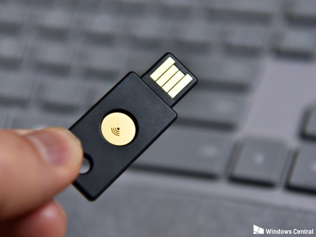 Microsoft анонсировала поддержку ключа безопасности для учетных записей Microsoft