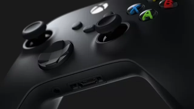 Контроллер Xbox Series X использует батарейки типа AA для гибкости