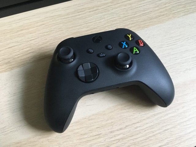 Micosoft признает проблемы с отзывчивостью кнопок на своих новых беспроводных контроллерах Xbox