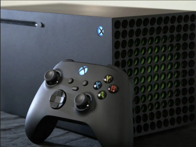В большее количество игр Xbox One теперь можно играть без подключения к сети