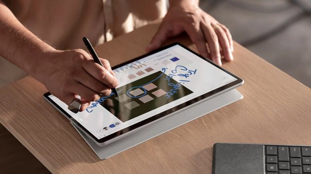 Microsoft выпустила обновления для Surface Pro X с процессорами SQ1 и SQ2.