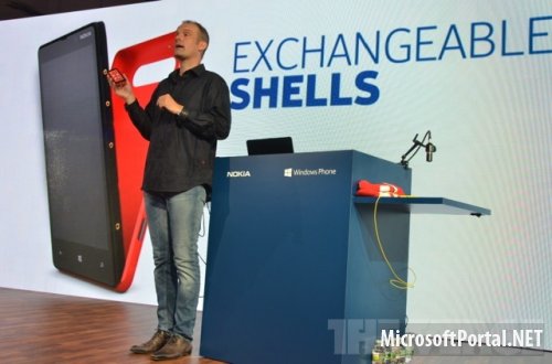 Nokia представила Lumia 820 Nokia представила Lumia 820