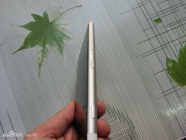 В сеть попали новые изображения Lumia 1030