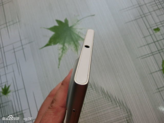 В сеть попали новые изображения Lumia 1030
