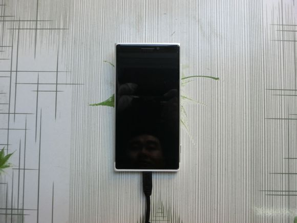 В сеть попали новые изображения Lumia 1030